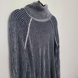 Abercrombie & Fitch Gray Ribbed Knit Turtleneck Sweater Medium Open Back